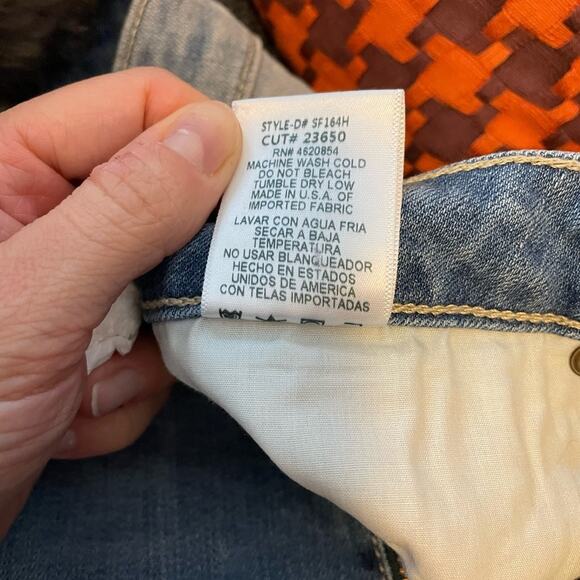 NWOT Just black size 26 women’s distressed cuffed shorts - Picture 7 of 7